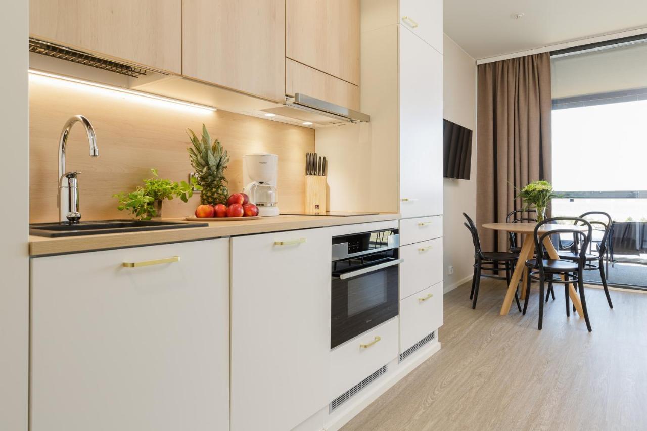Marina Chalets Studios By Hiekka Booking - Sisaeltaeae Liinavaatteet Ja Loppusiivouksen Kalajoki Zimmer foto